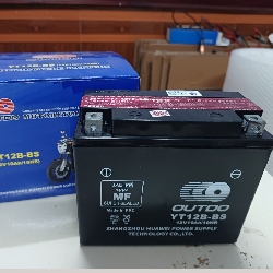 Ắc quy Outdo 12V-28Ah UTX30L-BS chuyên dùng cho xe moto 